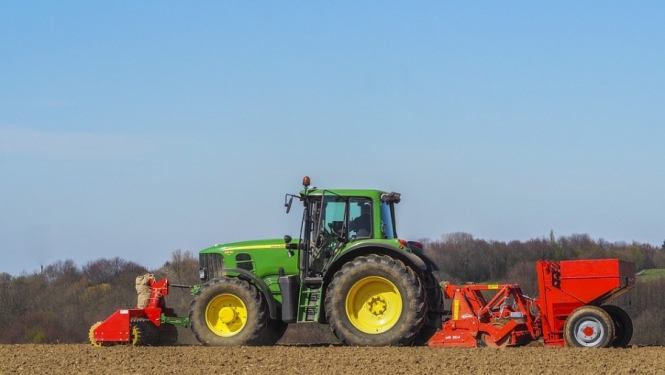 Pieaudzis GPS iekārtu zādzību skaits – sargi savu lauksaimniecības tehniku