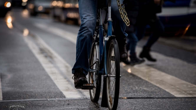 Par velosipēdu zādzību no aizslēgta balkona aizturēts iepriekš sodīts vīrietis