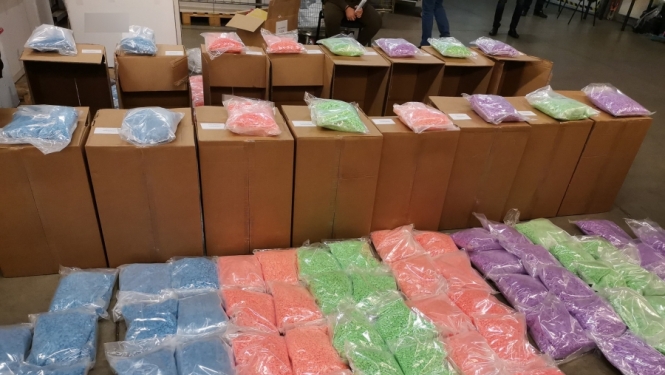 Starptautiskās sadarbības laikā Latvijā pārtverta narkotiku krava; aizturēts gan tās organizators, gan kurjers