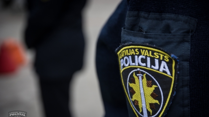 Aizdomās par sirmgalves saduršanu nekavējoties aizturēts viņas kaimiņš