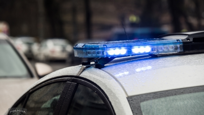 Veiksmīgas sadarbības rezultātā aizturējām vīrieti par braukšanu pie stūres 2,58 promiļu reibumā; paldies iedzīvotājiem par ziņošanu