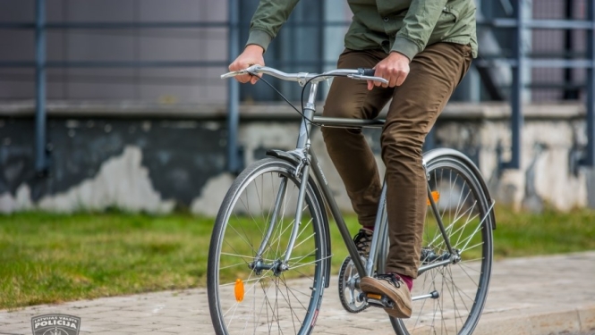 Par velosipēdu zādzību sēriju Sarkandaugavā, Vecmīlgrāvī un Klusajā centrā aizturēts vīrietis