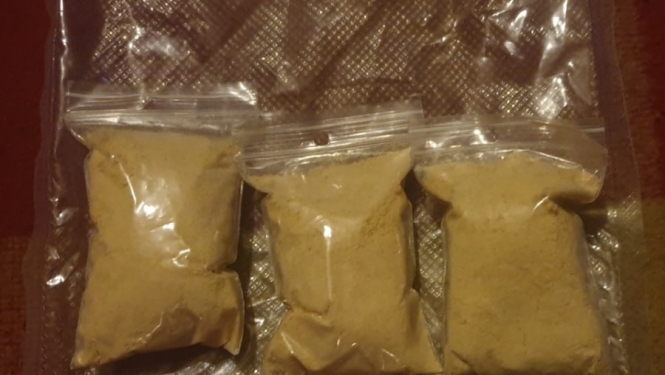 Policisti Rīgā aiztur vīrieti un atsavina aptuveni 200 gramu amfetamīna