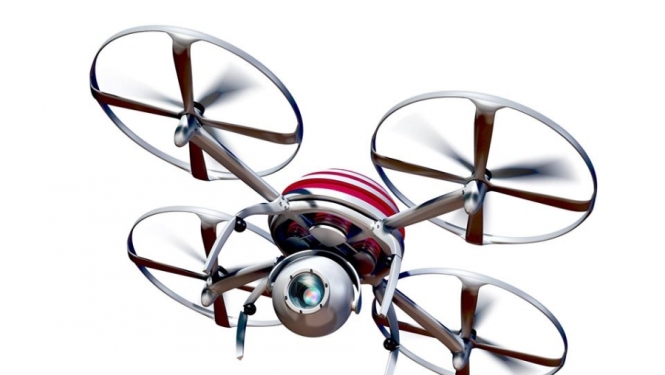 Krāpšana veikalā – vīrietis iegādājas dronus, iepriekš tiem uzlīmējot viltotus svītru kodus