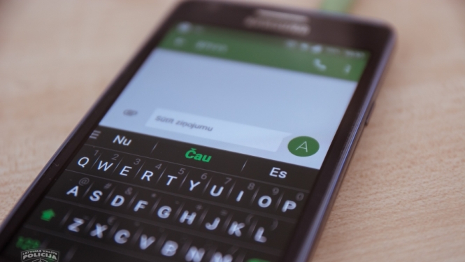 Aizturēts vīrietis par mazgadīgu meiteņu pamudināšanu iesaistīties seksuāla rakstura darbībās