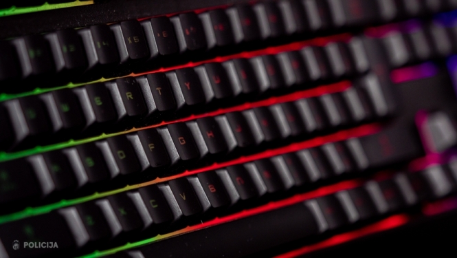 Internets = reālā dzīve; abos pastāv vienādi noteikumi