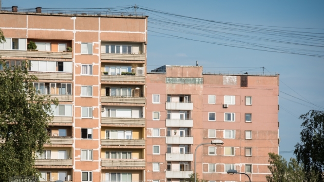 Aizturot divus rūdītus Rīgas dzīvokļu apzadzējus, policija atklāj 25 noziegumu epizodes