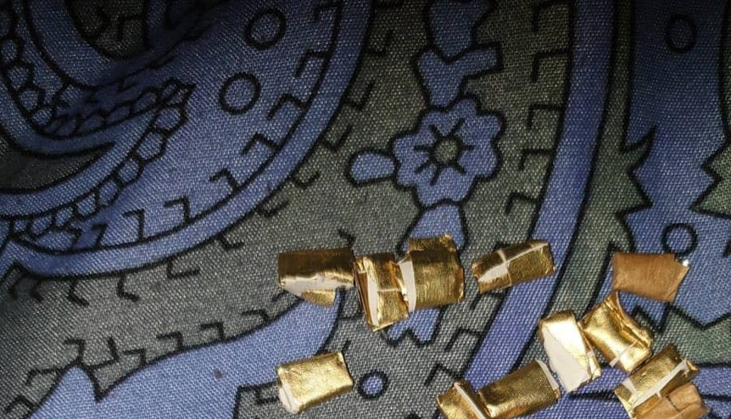 Valsts policijas darbinieki aiztur personu, kura nodarbojusies ar sevišķi bīstamu narkotisko vielu tirdzniecību