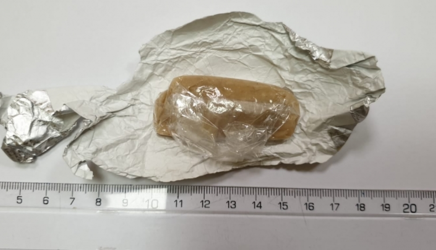 Par narkotisko vielu realizāciju aizturējām četru personu grupu